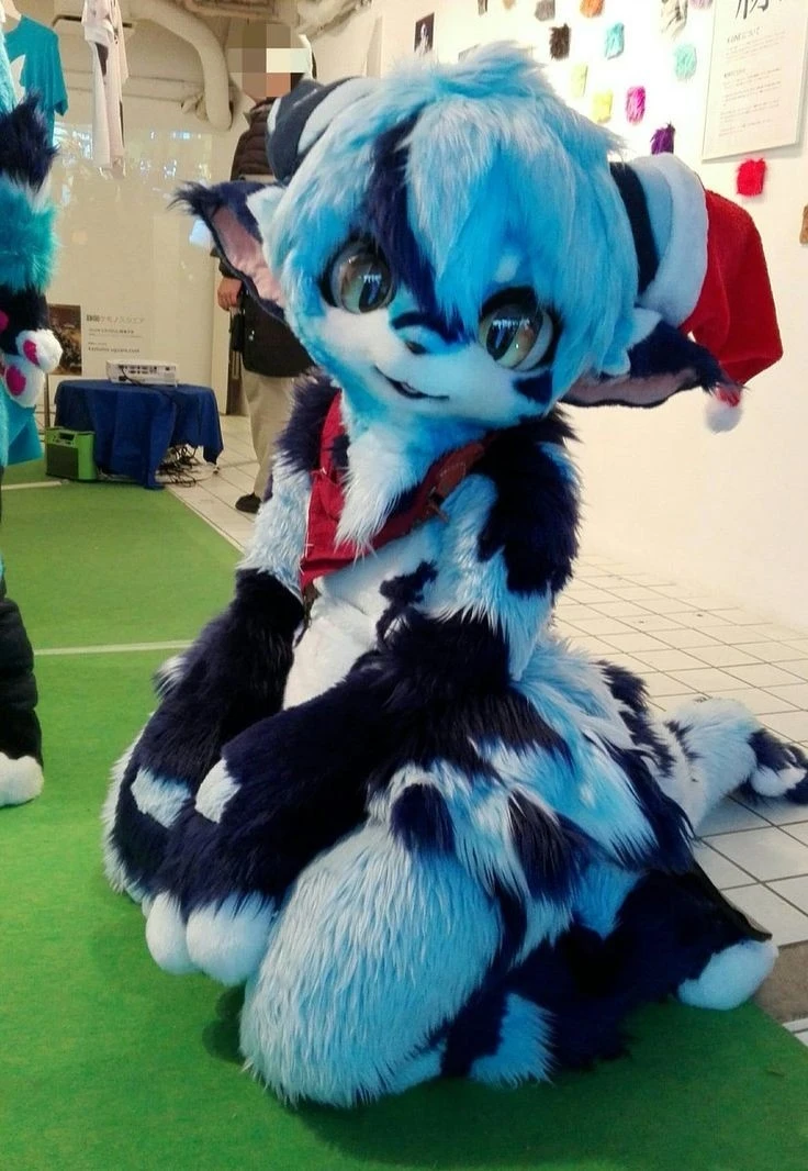 Daily Furry Stuff 49 (Oh I guess it's fursuit friday)