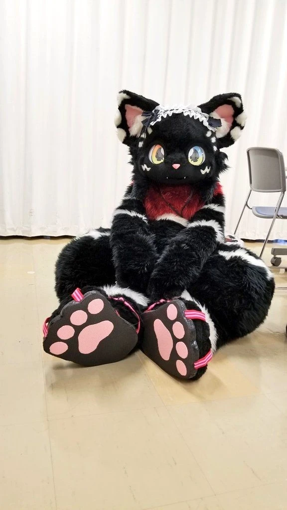 Daily Furry Stuff 49 (Oh I guess it's fursuit friday)