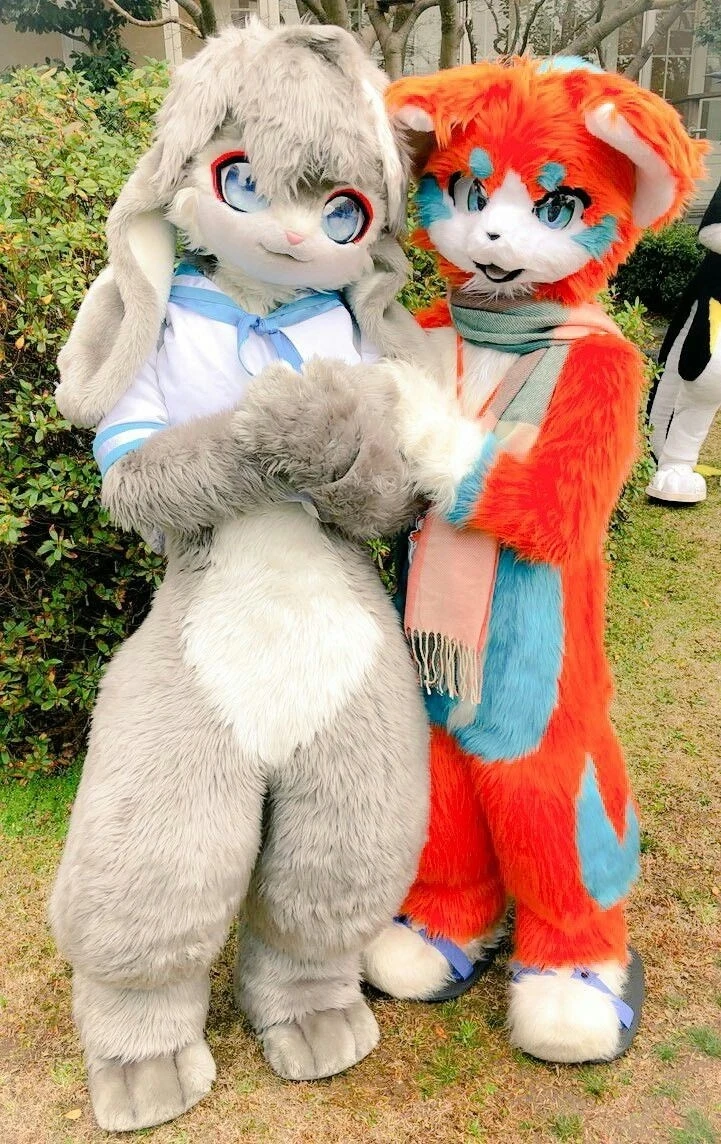 Daily Furry Stuff 49 (Oh I guess it's fursuit friday)