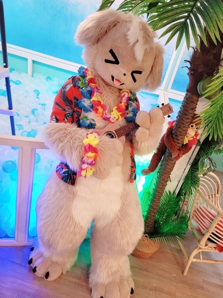 Daily Furry Stuff 49 (Oh I guess it's fursuit friday)
