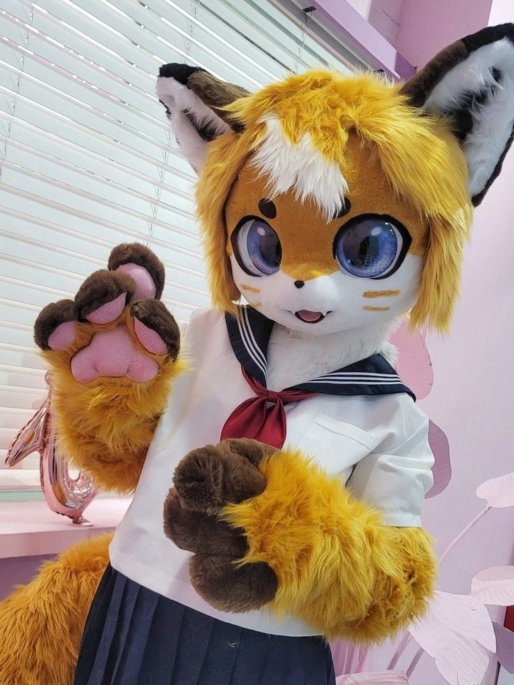 Daily Furry Stuff 49 (Oh I guess it's fursuit friday)