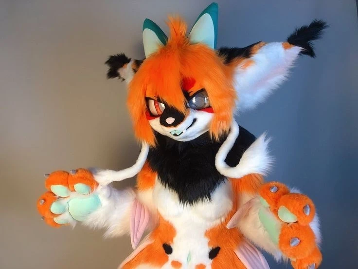 Daily Furry Stuff 49 (Oh I guess it's fursuit friday)