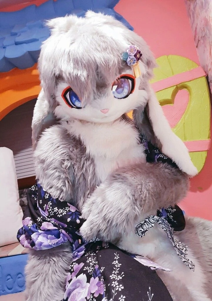 Daily Furry Stuff 49 (Oh I guess it's fursuit friday)