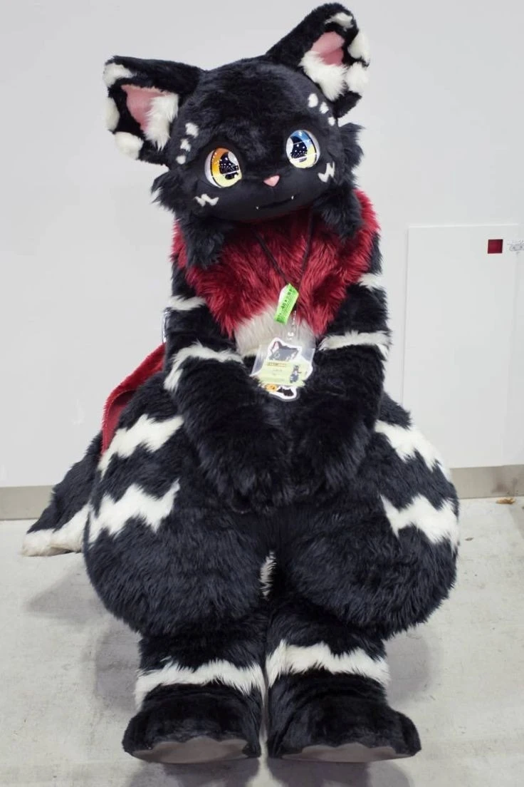 Daily Furry Stuff 49 (Oh I guess it's fursuit friday)