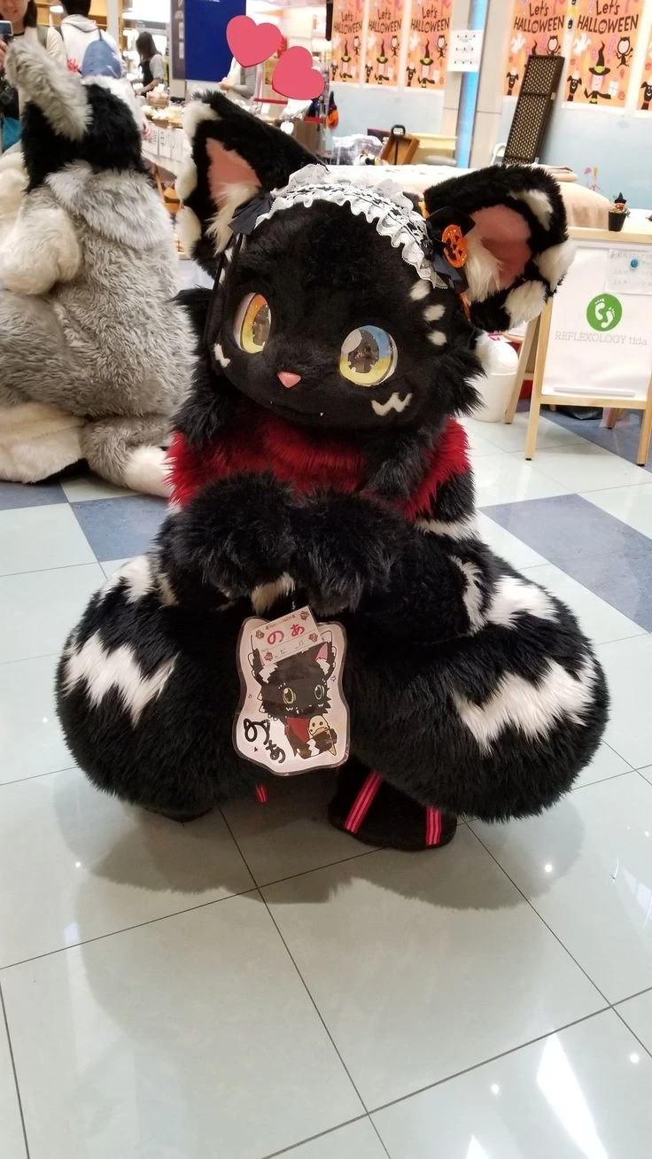 Daily Furry Stuff 49 (Oh I guess it's fursuit friday)