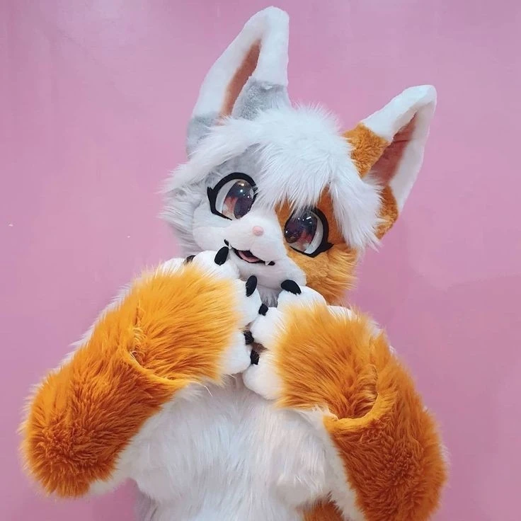 Daily Furry Stuff 49 (Oh I guess it's fursuit friday)