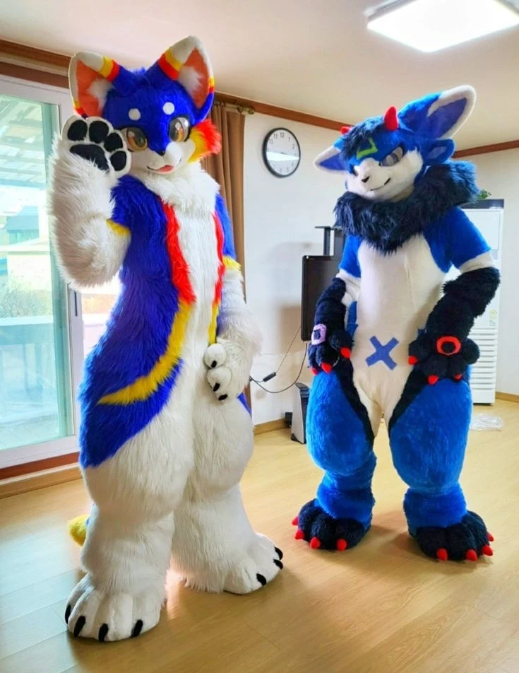 Daily Furry Stuff 49 (Oh I guess it's fursuit friday)
