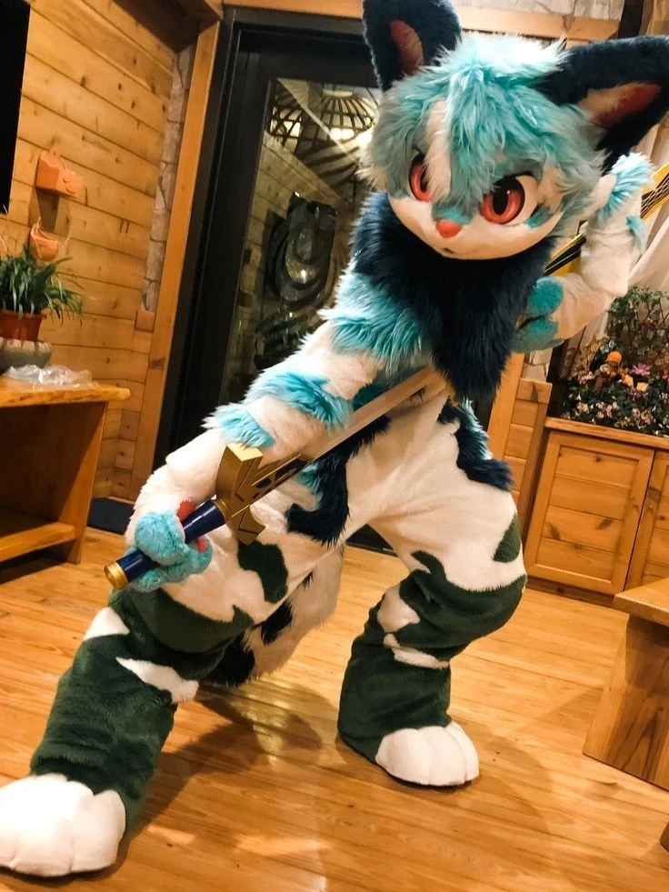 Daily Furry Stuff 49 (Oh I guess it's fursuit friday)