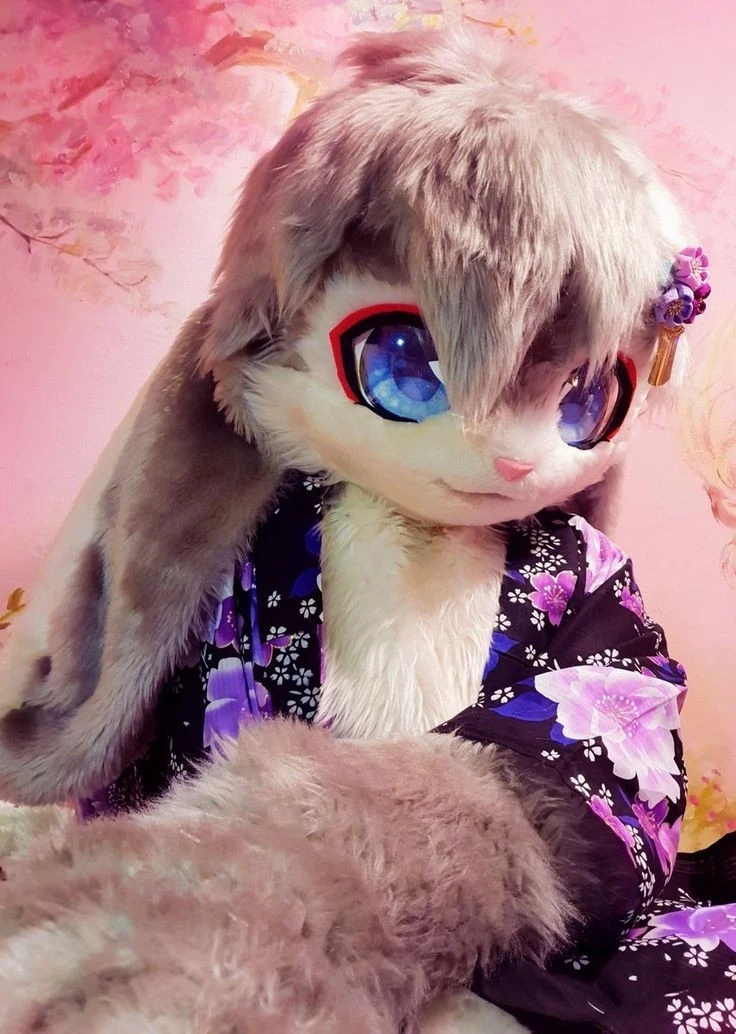 Daily Furry Stuff 49 (Oh I guess it's fursuit friday)