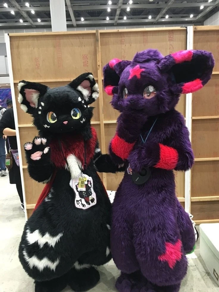 Daily Furry Stuff 49 (Oh I guess it's fursuit friday)