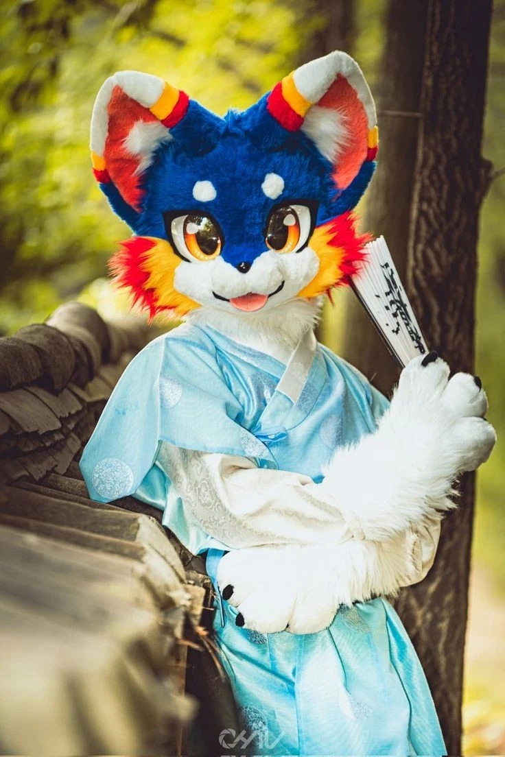 Daily Furry Stuff 49 (Oh I guess it's fursuit friday)