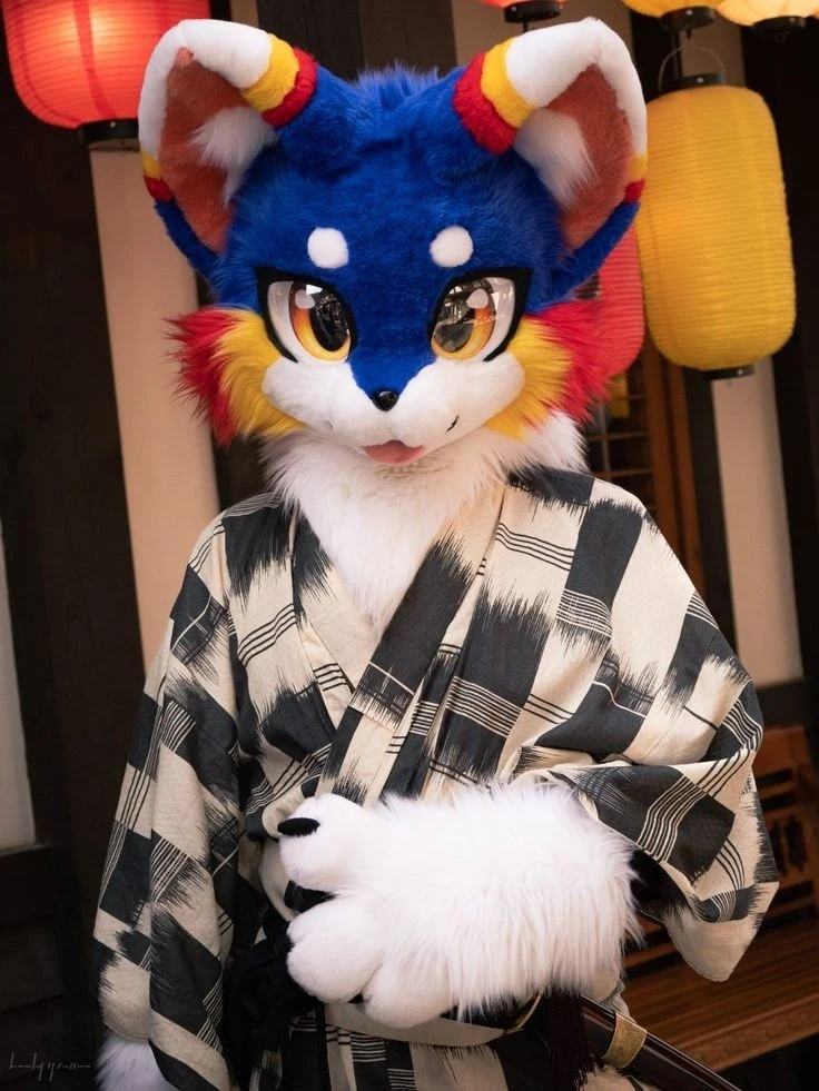 Daily Furry Stuff 49 (Oh I guess it's fursuit friday)